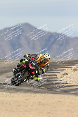 media/Nov-16-2025-Race Pace (Sun) [[8c5fa54630]]/Non Verified Riders (1st 20 Minutes)/6-Turn 12 (2pm)/